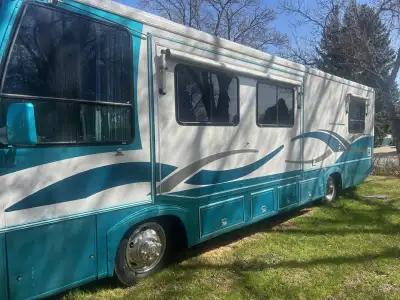 I have a 94 Gulfstream Scenic Cruiser 34' that is in excellent condition. Tons of features. two airc...