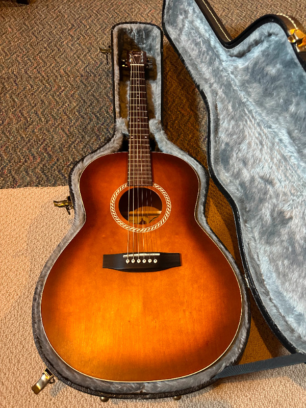 Art & Lutherie Wild Cherry Acoustic w/ Hard Case in Guitars in Kitchener / Waterloo - Image 4