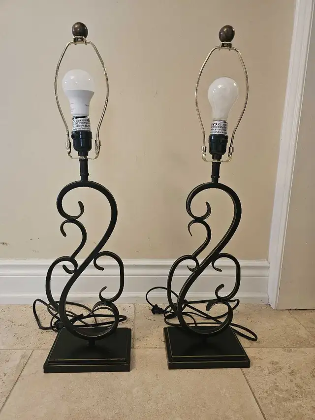 Elegant Lamp Set Night Table Light Lamps in Indoor Lighting & Fans in Oakville / Halton Region - Image 2