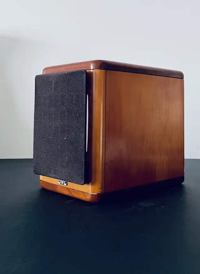 1 X JVC Mini Bookshelf Stereo Full Range Speaker (Japan) in Speakers in Markham / York Region - Image 6