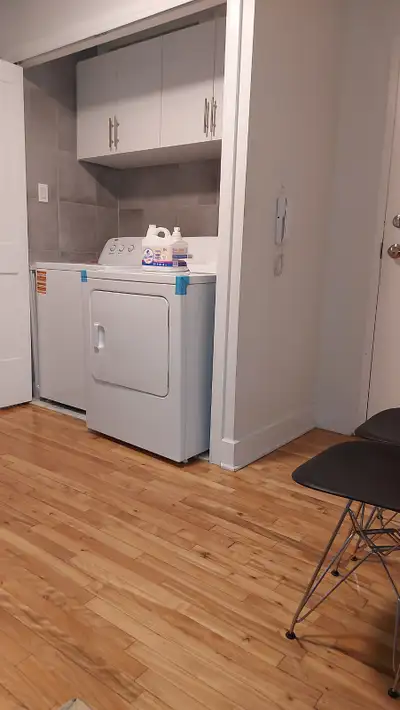 Je sous-loue mon 3 et ½: -Pour une période de 2 à 6 mois -Disponible le 3 août. Veuillez me contacte...