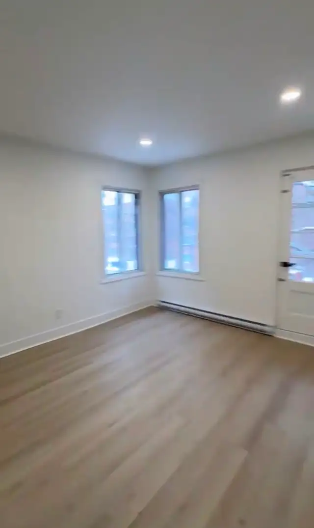 Beautiful Apartment in NDG – Heating, Stove, & Washer Included!