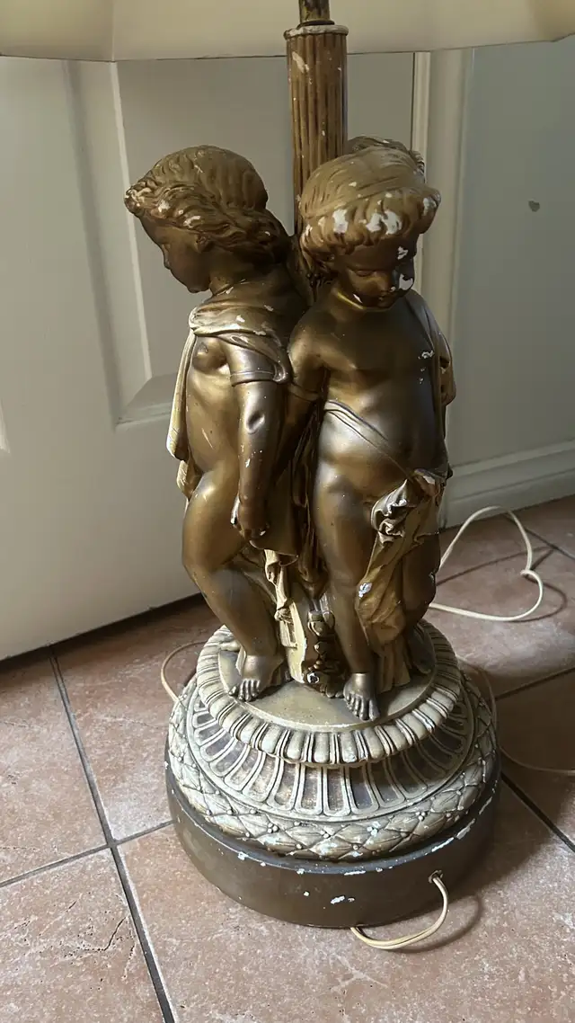 Vintage Lamp in Indoor Lighting & Fans in Hamilton - Image 4