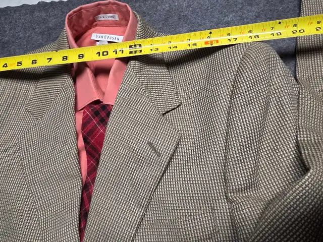 Burberrys Sport Blazer Jacket Men 42 Wool in Men's in City of Toronto - Image 11