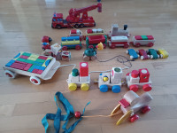 Lot de jouets en bois: trains, camion de pompier, autos