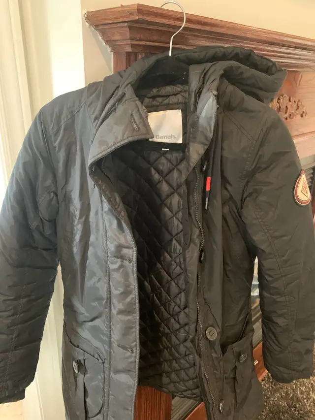 bench winter coat in Women's - Other in Oshawa / Durham Region - Image 2