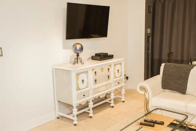 beautiful luxury condo near square one  in Long Term Rentals in Mississauga / Peel Region - Image 5