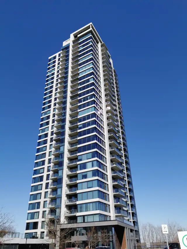 Magnifique 3 ½ + DEN Iles des Soeurs deux pas du REM $2450 in Long Term Rentals in City of Montréal - Image 3