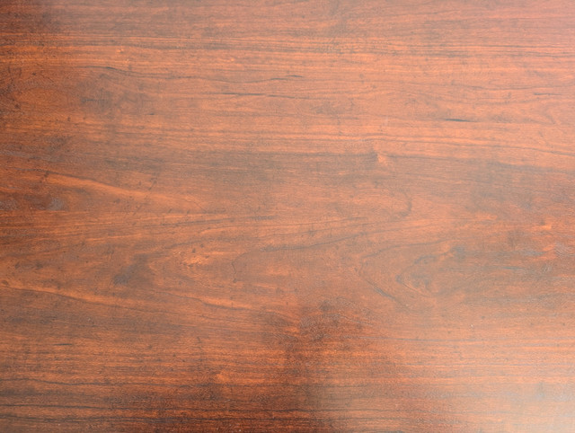 Bureau de travail pratique, en fini cerisier dans Bureaux  à Drummondville - Image 3