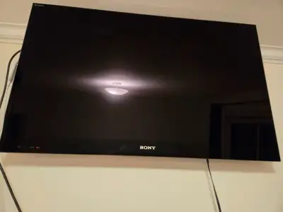 Sony Bravia 2 720p with remote and wall mount, View more