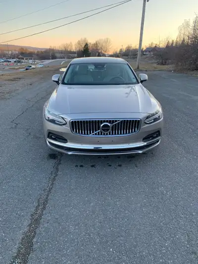 Luxury , safety and performance . 44,000 kms .Fully loaded and balance of 6 yr 160,000 km warranty....