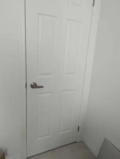 Room for rent is available only for a girl , mattress , microwave and study is available .all utilit...