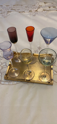 Liquor glass set for drinking or decoration