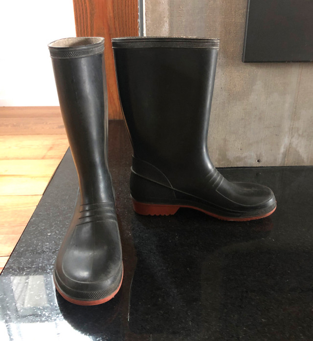 Bottes de pluie pour femme grandeur 5 dans Femmes - Chaussures  à Shawinigan