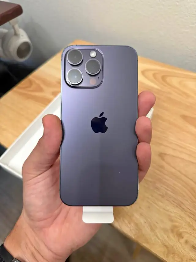 iPhone 14 Pro Max • iPhone 14