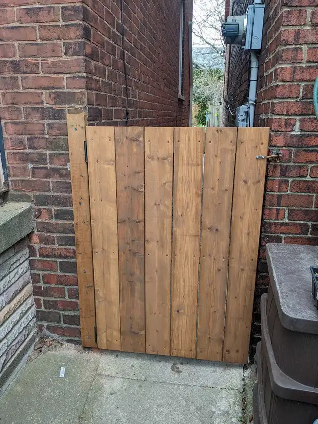 Fence and deck installation62863726433538121
