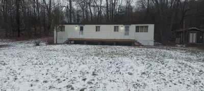 Home For Rent in Mobile Home SUBDIVISION Huntsville (not a trailer park). 2 bed, 1 bath, fridge/stov...