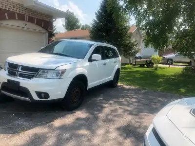 SUV is in excellent clean condition.Only 196000K.runs well>Leather heated seats.