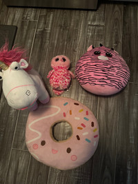 Bunch Of Stuffed Toys All For $20