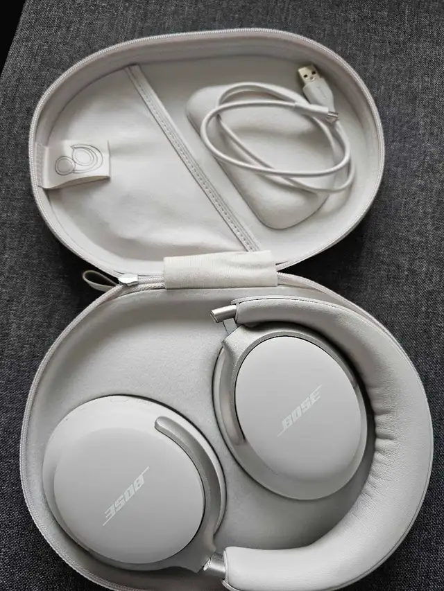 Bose QuietComfort Ultra Wireless Noise Cancelling Headphones63735878977795123