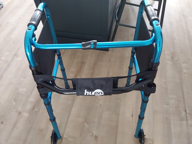 Marchette pliable Hugo neuve dans Santé et besoins spéciaux  à Longueuil/Rive Sud