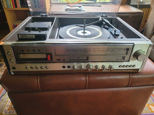 Sony HME-338 Vintage Stereo System in General Electronics in Ottawa - Image 2