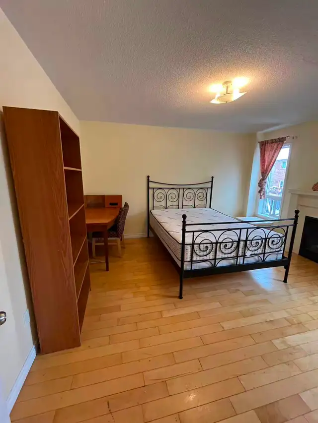 Rooms for Rent at Different Locations in Mississauga-4169075225
