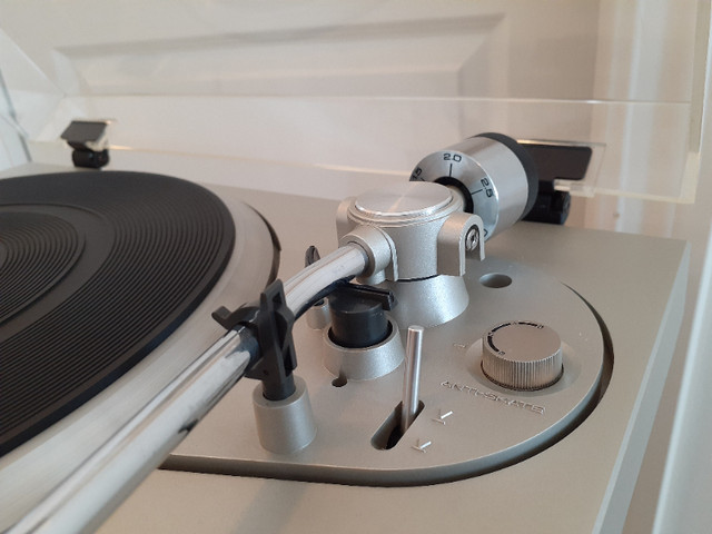 Classic Pioneer Auto-Return Quartz Direct-Drive Turntable in General Electronics in City of Toronto - Image 4