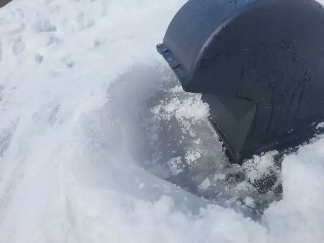 rooftop snow clearing 64959960867713124