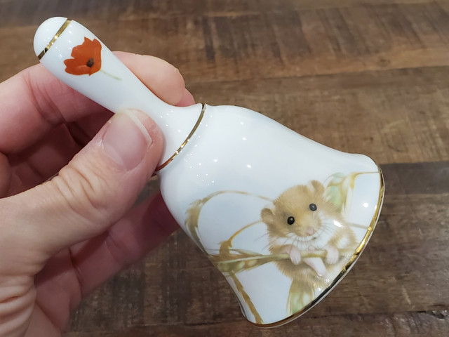 Victoria Fine Bone China Wheat Field Mouse & Poppy Flower Bell in Arts & Collectibles in Edmonton - Image 3