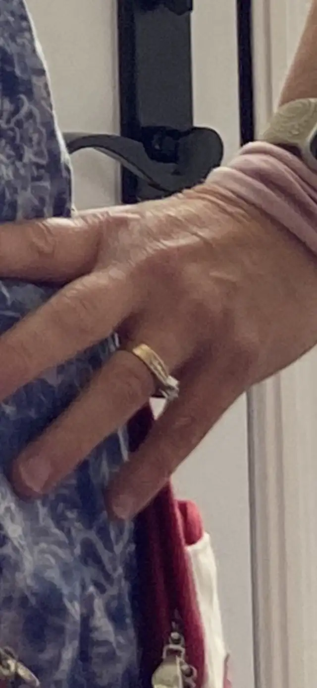 HELP!! lost wedding ring set… Updated Picture64285766715395123