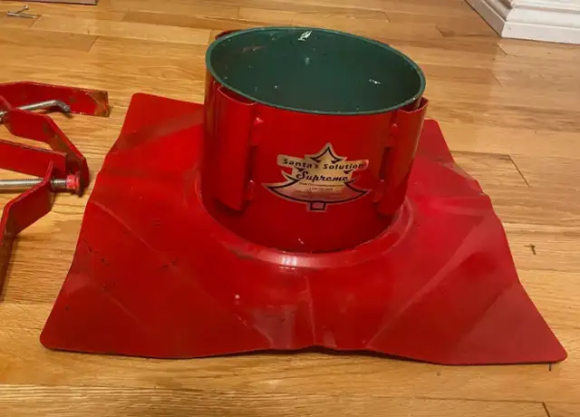 Santa Solutions Supreme Heavy Duty Metal Tree Stand w 5L Res.63234678099715122