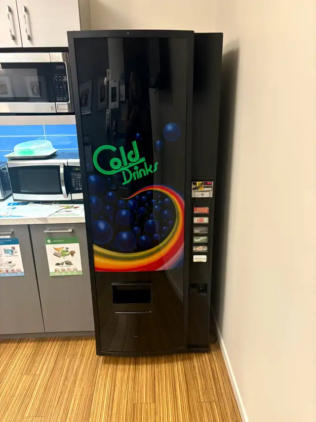 Vending Combo Machines for Sale in Other Business & Industrial in City of Toronto - Image 8