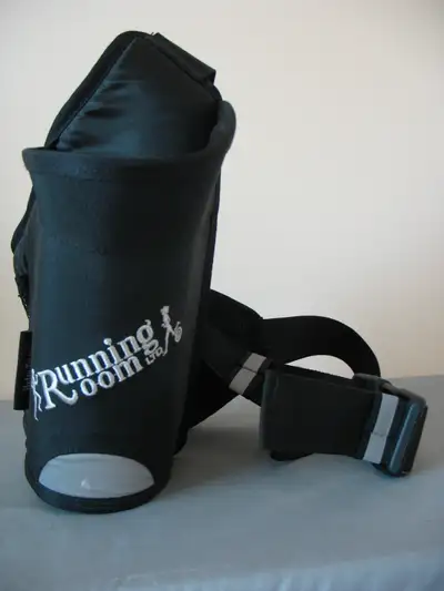 Running Room angled torso pack provides for easy access to bottle (not included). Isothermal bottle...