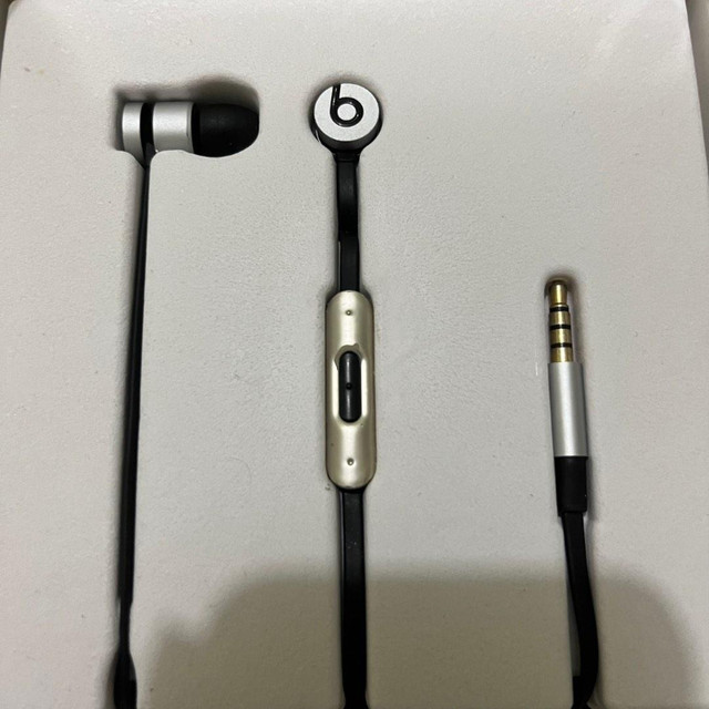 Urbeats 2.0 Space Grey Wired in ear Headphones (new) in Headphones in Regina