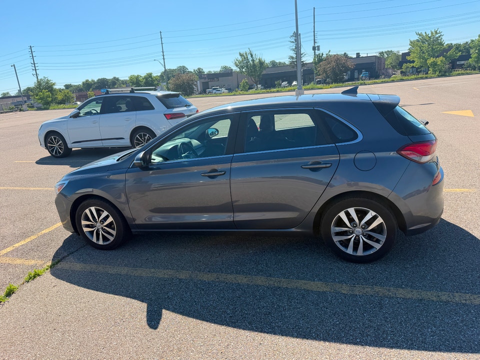 Hyundai Elantra Gt 2018 photo 2