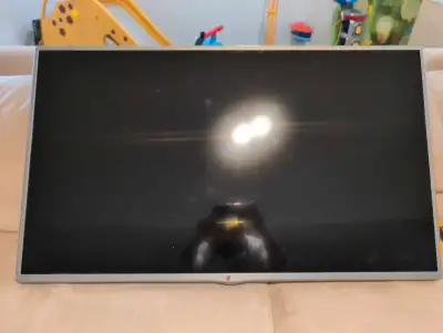 42 inch LG TV smart, View more