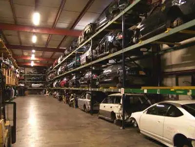USED AUTO PARTS!! USED AUTO PARTS!!! we have lots of USED auto parts: bumper, fender, hood, re-bar,...