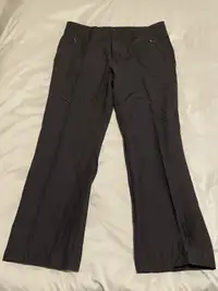 North Face women black pants size 10 reg fit 