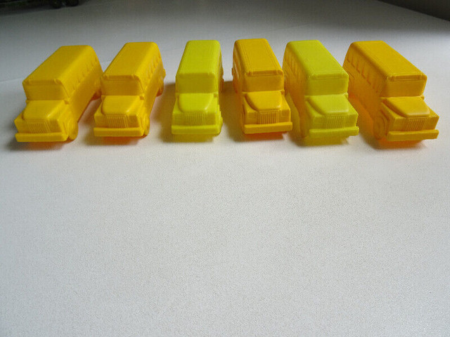 Lot 6 Vintage Mini Plastic Toy  Bus Mold Jouet Autobus Ancien dans Jouets et jeux  à Longueuil/Rive Sud