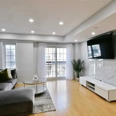 * Shared Room: $450/month * Utilities: INCLUDED in the price (Heat, Hydro, Water, Internet) * Locati...
