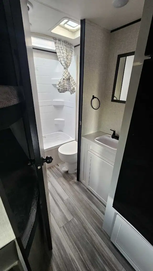 Fall Price Drop! Bunkhouse 2024 Jayco Travel Trailer in Fishing, Camping & Outdoors in Muskoka - Image 7