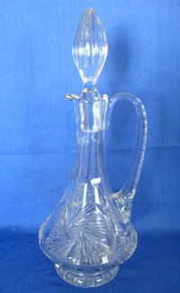 CARAFE  CRYSTAL VINTAGE PINWHEEL CRYSTAL DECANTER