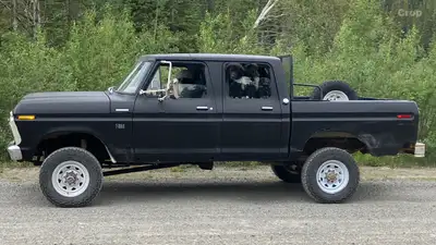 F26 360 manual with divorced transfer case runs excellent body ruff Has regi papers