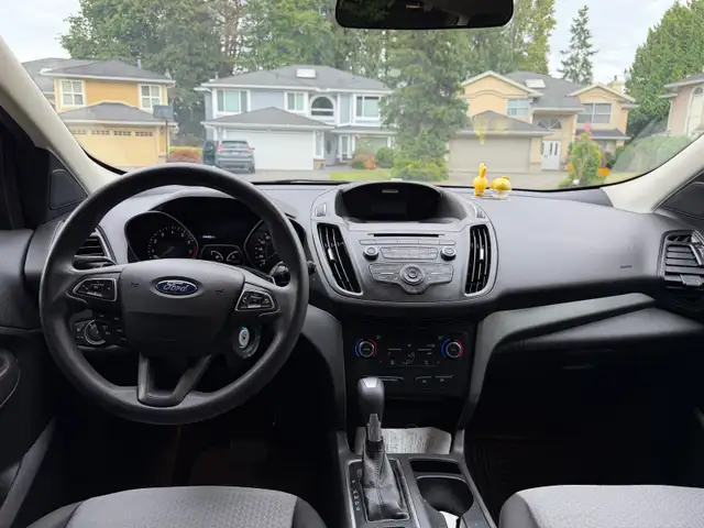 2017 Ford Escape AWD 2.0 in Cars & Trucks in Calgary - Image 8
