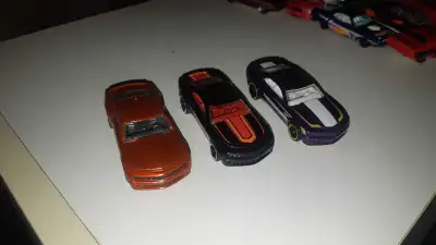 2010 Camaro SS loose in mint condition Hot Wheels lot of 3 variations 1/64 scale diecast cars Orange...