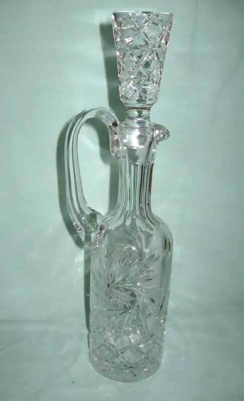 CARAFE EN CRYSTAL VINTAGE  PINWHEEL  CRYSTAL CARAFE in Arts & Collectibles in West Island - Image 4