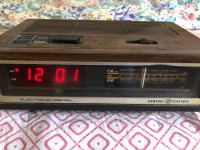 Alarm clock radio vintage