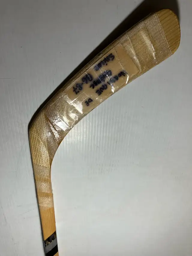 Superbe collection d'équipement de hockey in Hockey in Laval / North Shore - Image 4