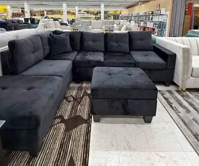 Canapé sectionnel noir avec chaise longue et pouf de rangement, View more